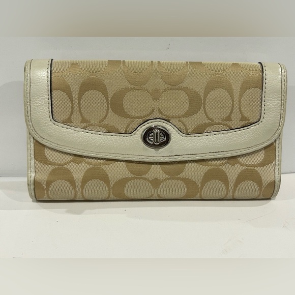 Vintage Coach Logo “C” monogram Cream Wallet clutch - Picture 1 of 8